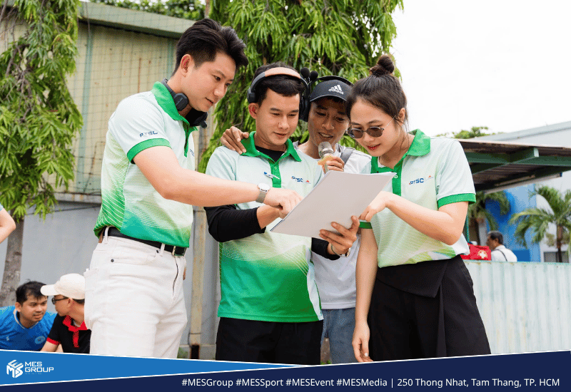 Nhân sự sự kiện gồm những ai?